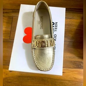 Moschino Flats for Girls